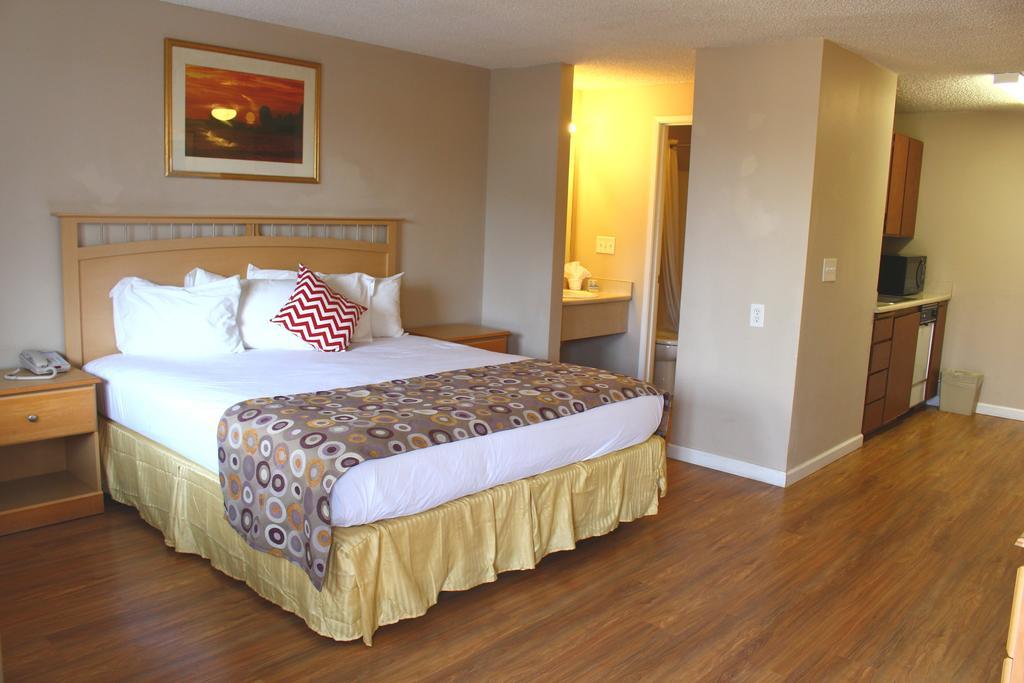 Days Inn By Wyndham Lakewood South Tacoma Værelse billede