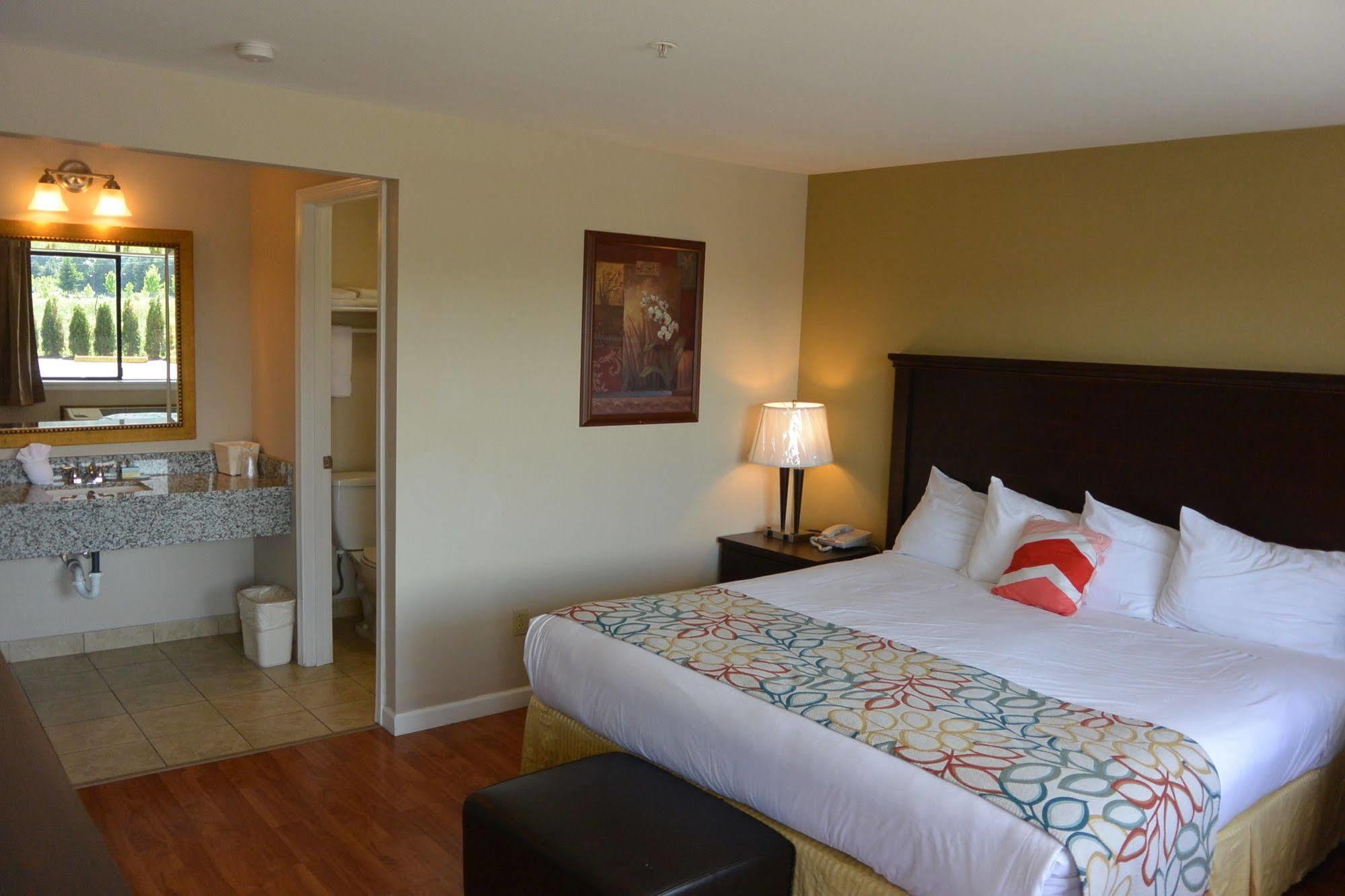 Days Inn By Wyndham Lakewood South Tacoma Eksteriør billede
