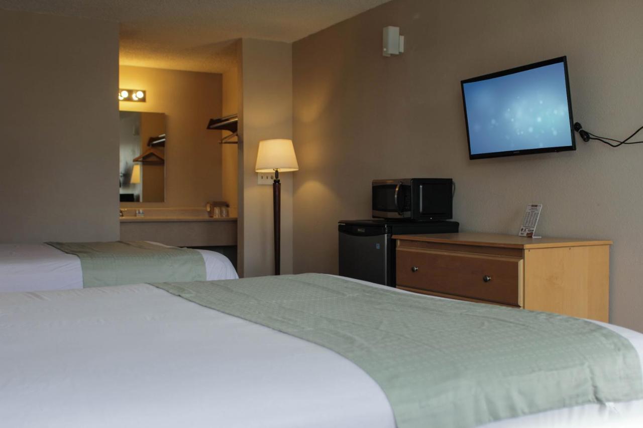 Days Inn By Wyndham Lakewood South Tacoma Eksteriør billede